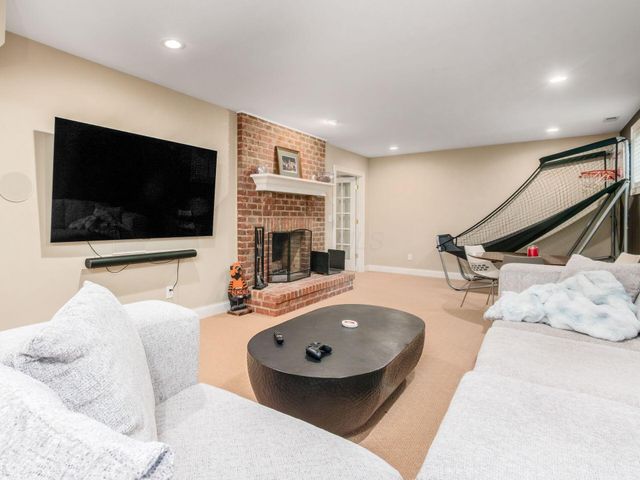 7334 Berkley Square S, New Albany, OH 43054
