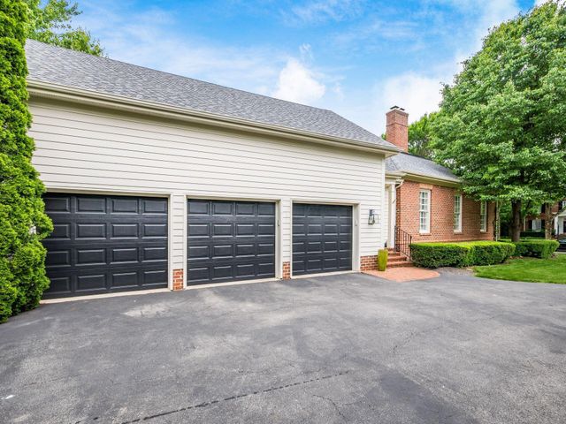 7334 Berkley Square S, New Albany, OH 43054