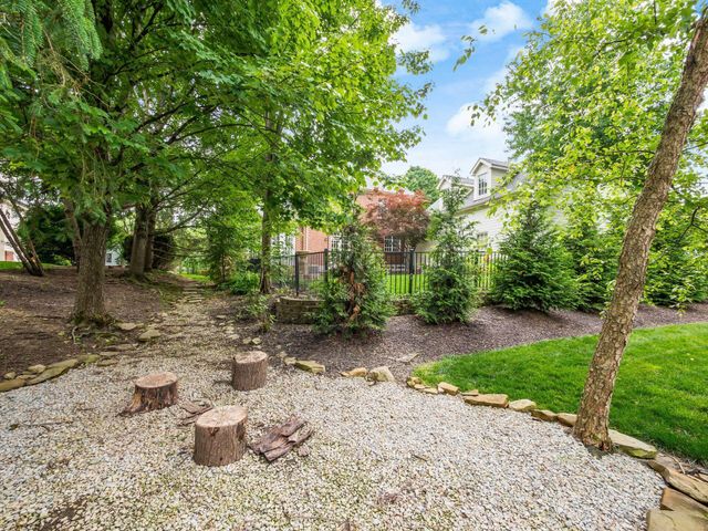 7334 Berkley Square S, New Albany, OH 43054