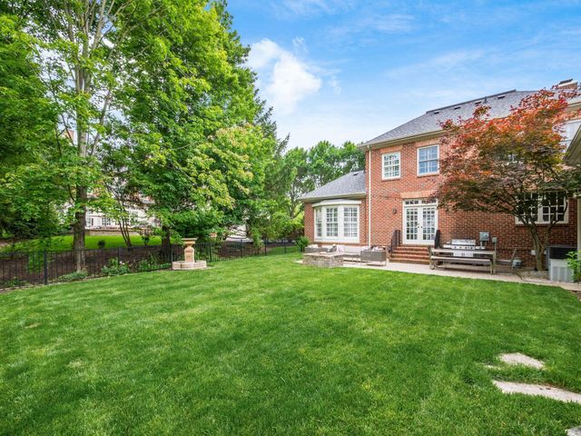 7334 Berkley Square S, New Albany, OH 43054