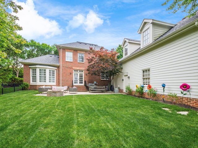 7334 Berkley Square S, New Albany, OH 43054