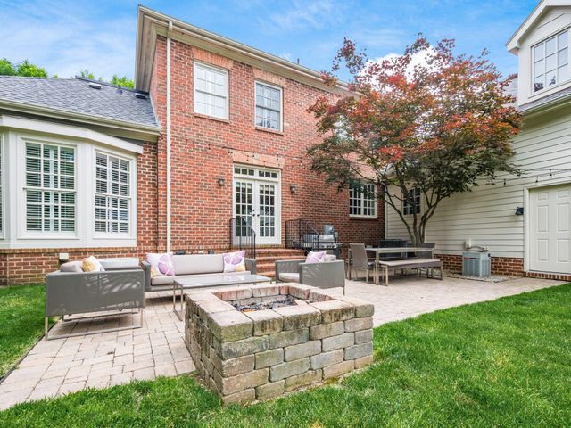 7334 Berkley Square S, New Albany, OH 43054