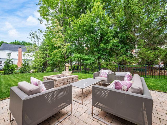 7334 Berkley Square S, New Albany, OH 43054