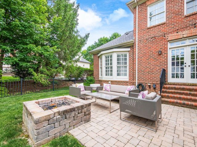 7334 Berkley Square S, New Albany, OH 43054