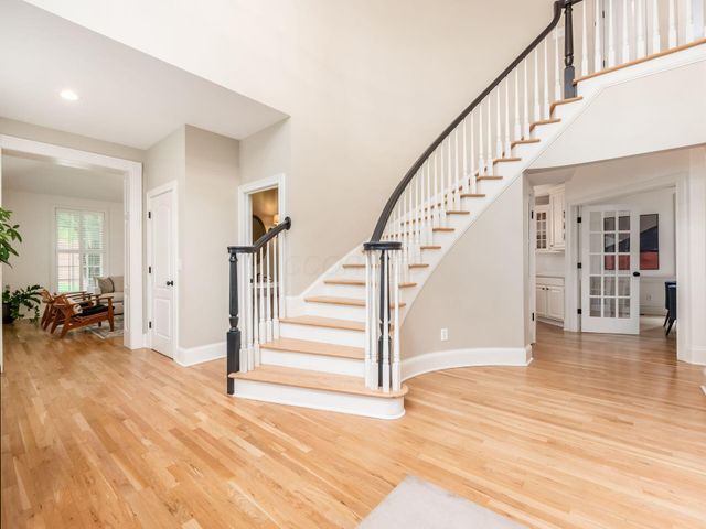 7334 Berkley Square S, New Albany, OH 43054