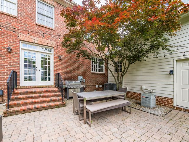 7334 Berkley Square S, New Albany, OH 43054