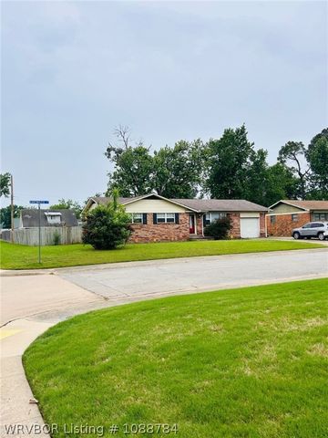 127 Dartmouth Lane, Fort Smith, AR 72908