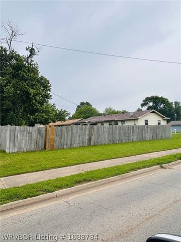 127 Dartmouth Lane, Fort Smith, AR 72908