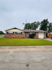 127 Dartmouth Lane, Fort Smith, AR 72908