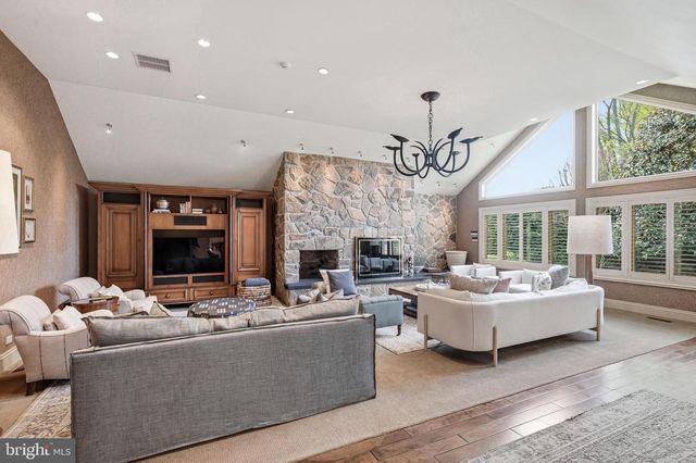 728 MILL ST, Moorestown, NJ 08057