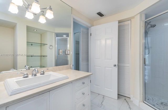 286 Bal Bay Dr 3C, Bal Harbour, FL 33154