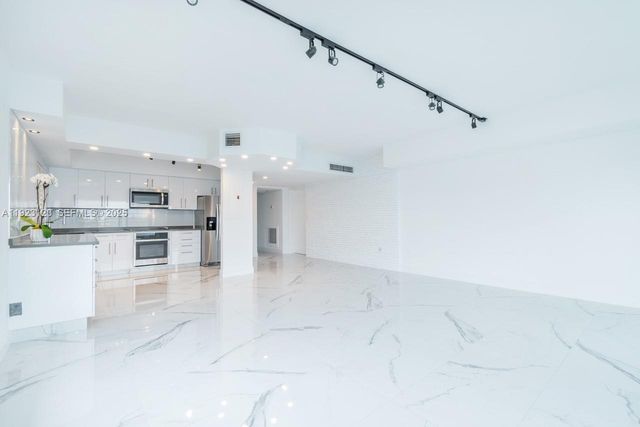 286 Bal Bay Dr 3C, Bal Harbour, FL 33154