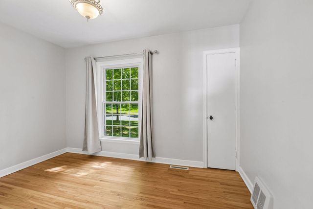 3240 Hampshire Avenue S, Saint Louis Park, MN 55426