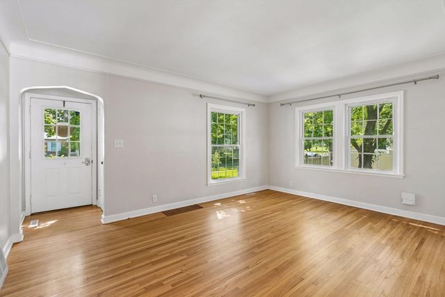 3240 Hampshire Avenue S, Saint Louis Park, MN 55426