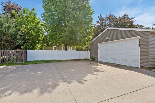 3240 Hampshire Avenue S, Saint Louis Park, MN 55426