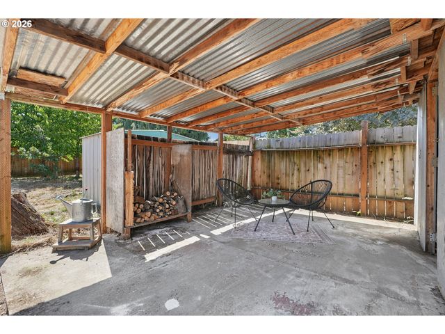 7922 N IVANHOE St, Portland, OR 97203