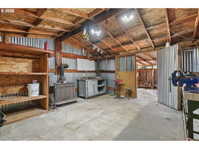 7922 N IVANHOE St, Portland, OR 97203