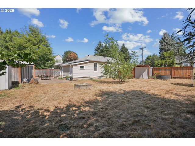 7922 N IVANHOE St, Portland, OR 97203