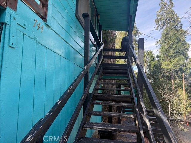 744 Woodland, Crestline, CA 92325