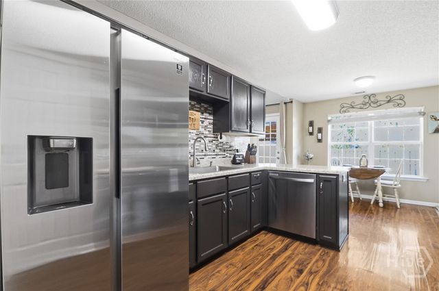 538 Cobblestone Circle, Bloomingdale, GA 31302