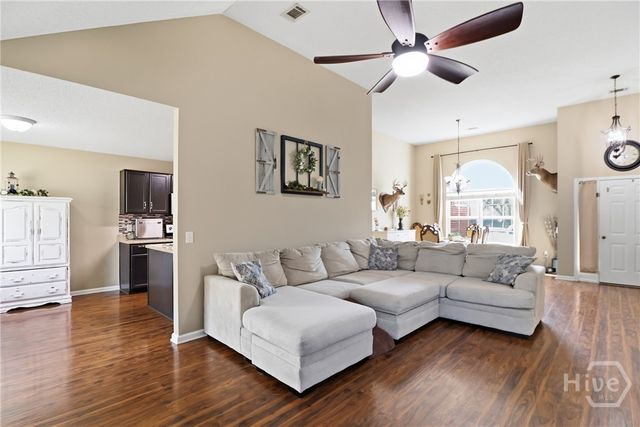 538 Cobblestone Circle, Bloomingdale, GA 31302