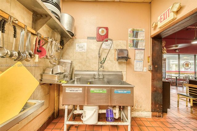 Natural Chicken Grill Business Sale of Franchise or Assets, Miami, FL 33183