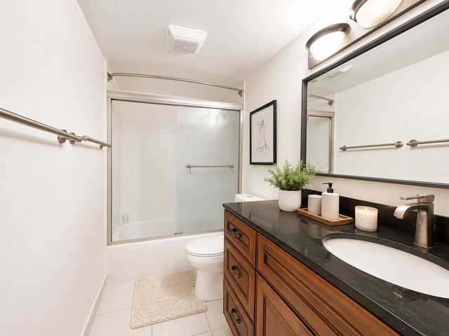 401 Golden Isles Drive 402, Hallandale Beach, FL 33009