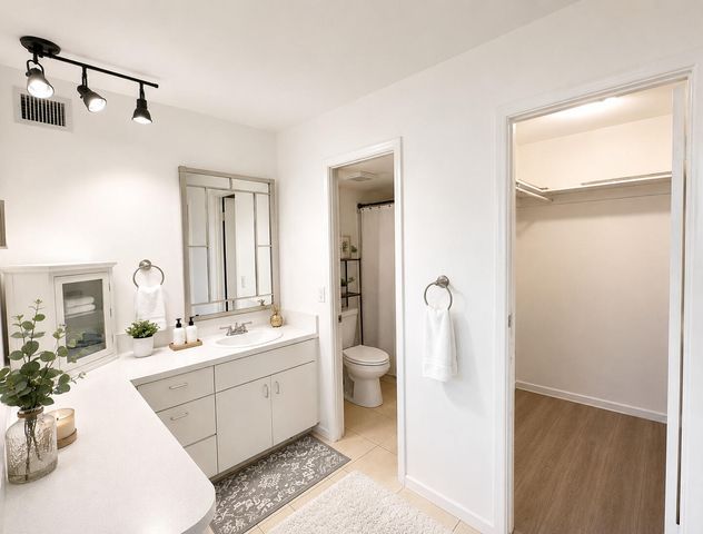 401 Golden Isles Drive 402, Hallandale Beach, FL 33009