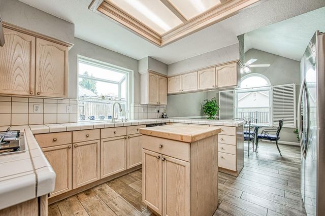 2343 E Chennault Avenue, Fresno, CA 93720