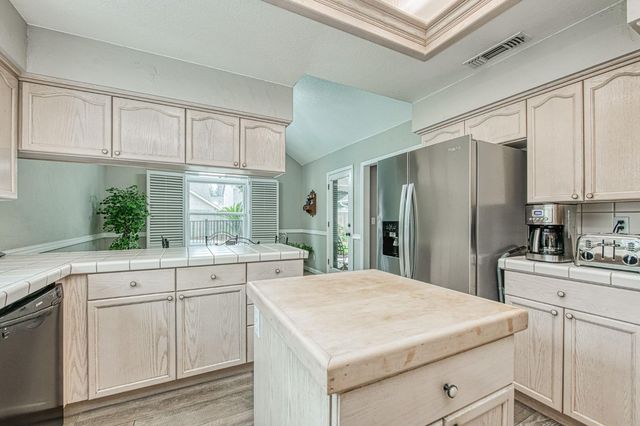 2343 E Chennault Avenue, Fresno, CA 93720