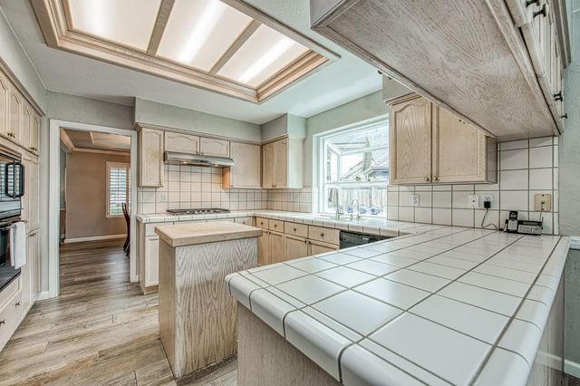 2343 E Chennault Avenue, Fresno, CA 93720