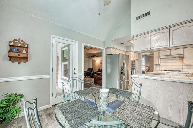 2343 E Chennault Avenue, Fresno, CA 93720