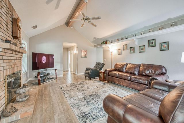 2343 E Chennault Avenue, Fresno, CA 93720