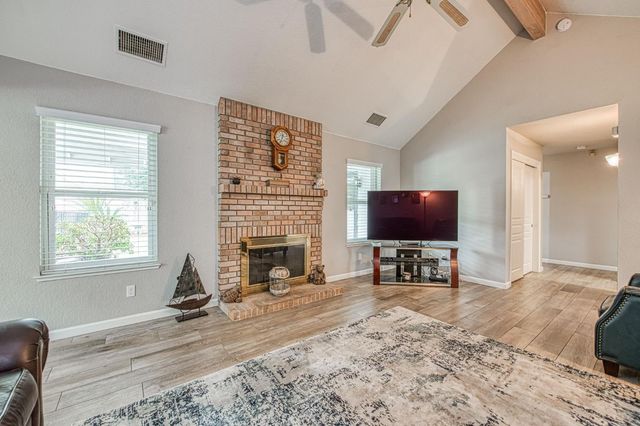 2343 E Chennault Avenue, Fresno, CA 93720