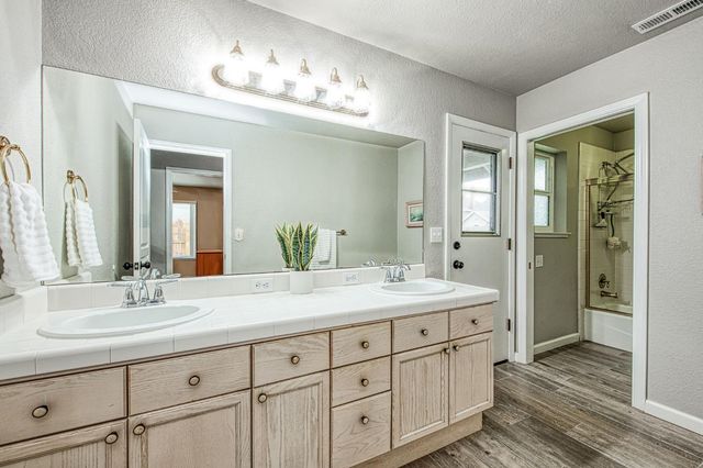 2343 E Chennault Avenue, Fresno, CA 93720