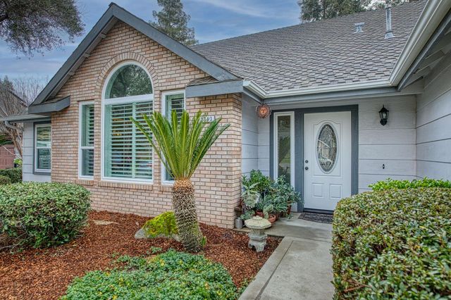 2343 E Chennault Avenue, Fresno, CA 93720