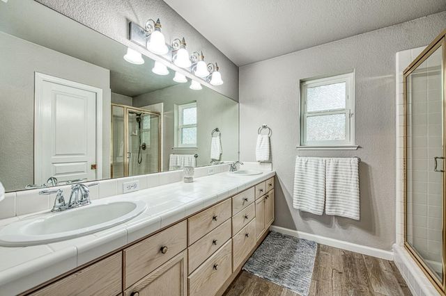 2343 E Chennault Avenue, Fresno, CA 93720