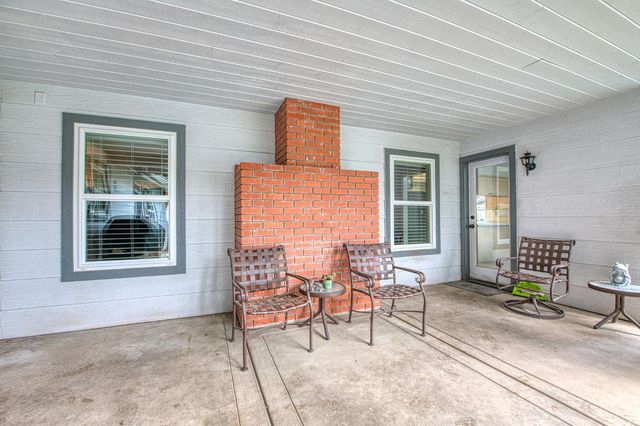 2343 E Chennault Avenue, Fresno, CA 93720