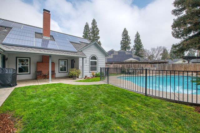 2343 E Chennault Avenue, Fresno, CA 93720