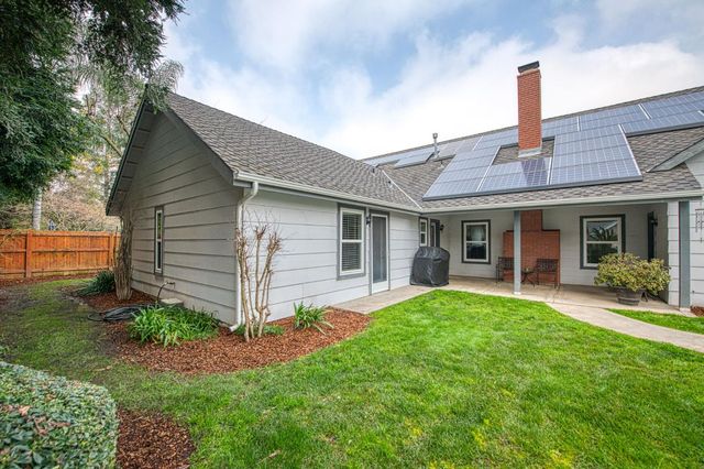 2343 E Chennault Avenue, Fresno, CA 93720