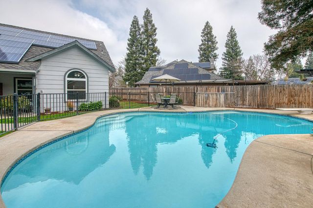 2343 E Chennault Avenue, Fresno, CA 93720