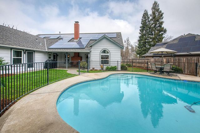 2343 E Chennault Avenue, Fresno, CA 93720