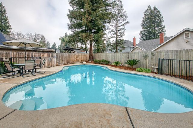 2343 E Chennault Avenue, Fresno, CA 93720