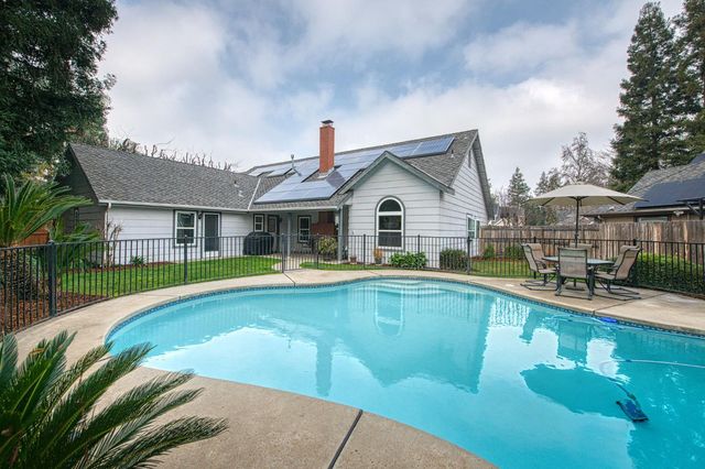 2343 E Chennault Avenue, Fresno, CA 93720