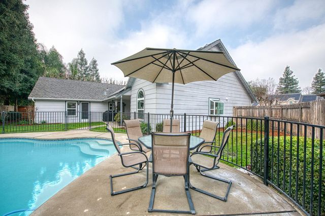 2343 E Chennault Avenue, Fresno, CA 93720