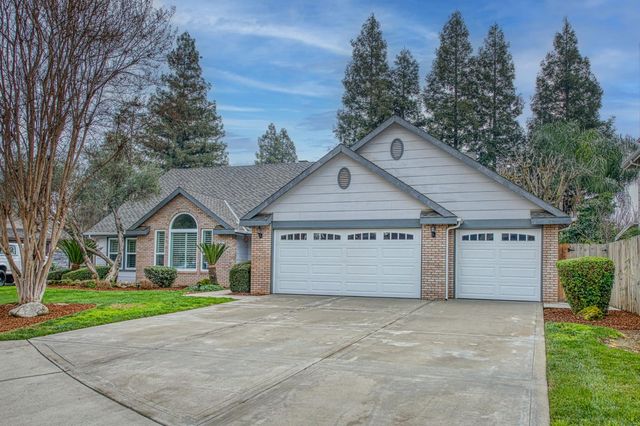 2343 E Chennault Avenue, Fresno, CA 93720