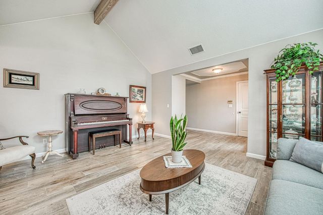 2343 E Chennault Avenue, Fresno, CA 93720