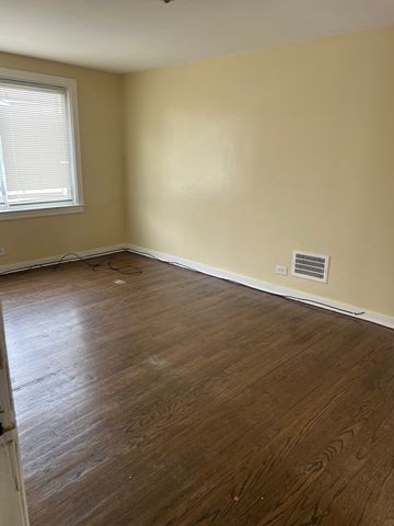 8143 S Colfax Avenue, Chicago, IL 60617