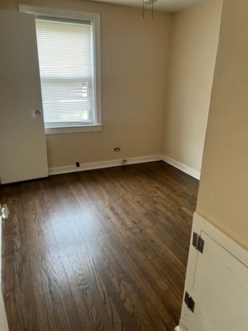 8143 S Colfax Avenue, Chicago, IL 60617