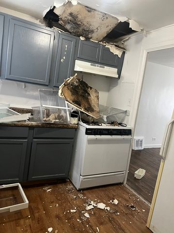 8143 S Colfax Avenue, Chicago, IL 60617